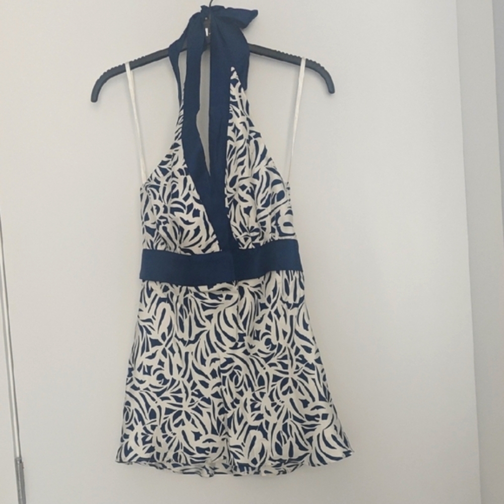 Ann Taylor 100% Silk Navy and White Leaf Pattern Top